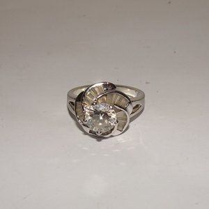 Vtg. RSC 925 SS Flower Rhinestone Ring Size 6.25